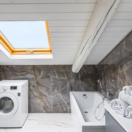 Διαμέρισμα Cozy Slooping Rooftop Νάπολη