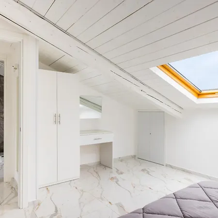 Cozy Slooping Rooftop Νάπολη