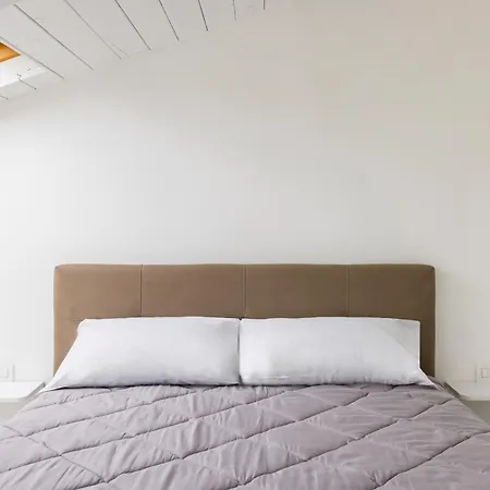 Cozy Slooping Rooftop