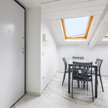Διαμέρισμα Cozy Slooping Rooftop